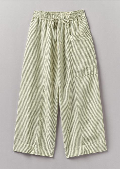 With side seam pockets, our relaxed trousers are also punctuated by a single patch pocket on one side. Available in Olive. Sew Ideas, Gingham Linen, Relaxed Trousers, Aesthetic Fits, Fine Linen, Linen Trousers, Wide Legs, Striped Linen, Pull On Pants