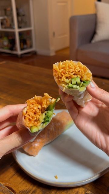 Divanna on Instagram: "When you have no groceries at home, fire noodle spring rolls it is 🌶️🥵🔥 Ingredients: - 1 pack of Santana Buldak Ramen (Mi Goreng as a non-spicy alternative) - 1-2 Persian cucumbers - 3 rice paper sheets #ricepaper #spicynoodles #buldakramen #koreanfood #easylunch" Noodle Spring Rolls, Buldak Ramen, Mi Goreng, Rice Paper Rolls, Spicy Noodles, Persian Cucumber, Food Allergens, Ramen Noodles, Easy Lunches