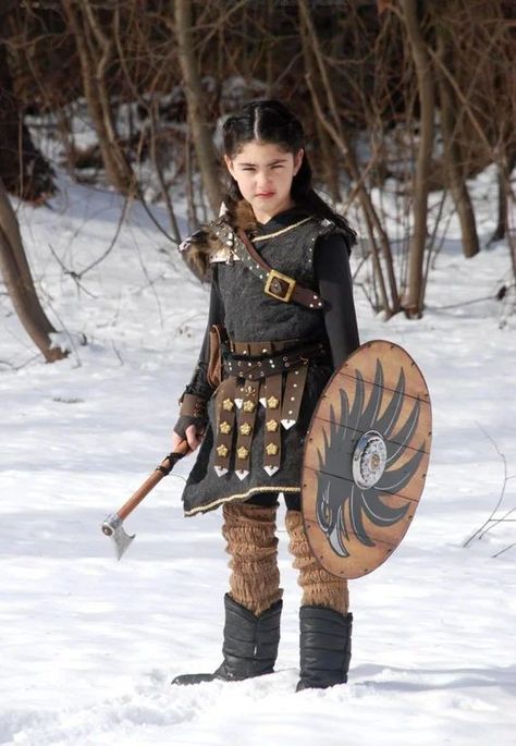 Shieldmaiden Costume, Adventurer Costume, Viking Names, Dragon Birthday Parties, Viking Costume, Fest Outfits, Dragon Birthday, Cute Instagram, Shield Maiden