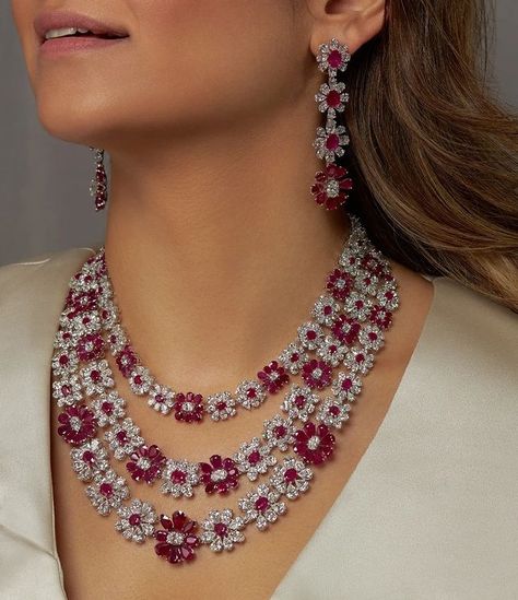 Ruby Necklace Designs, Ruby Jewelry Necklaces, Diamond Necklace Wedding, Beautiful Jewelry Diamonds, Bridal Jewelry Sets Brides, Ruby And Diamond Necklace, Bridal Diamond Necklace, Indian Wedding Jewelry Sets, Neck Pieces Jewelry