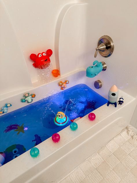 Bath Ideas For Kids, Bath Tub Toys, Kids Bath Tub, Baby Bathtime, Ocean Bathroom, Bathtub Toys, Kid Swag, Baby Bathroom, Baby Bath Toys