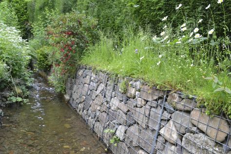 Habitat pile. Ojp406xwnyhkegnnazzd. Gabion retaining wall Creek Retaining Wall, Gabion Wall Garden, Gabion Garden Ideas, Gabion Design, Gabion Wall Design, Gabion Walls, Gabion Stone, Gabion Retaining Wall, Rock Retaining Wall