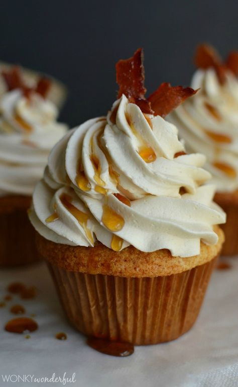 Bourbon Cupcake Recipe with Maple Buttercream and Bourbon Maple Glazed Bacon - Game Day Dessert for Men - wonkywonderful.com Bacon Cupcakes Recipe, Maple Glazed Bacon, Boozy Cupcakes Recipes, Bourbon Cupcakes, Maple Cupcakes, Maple Desserts, Movie Recipes, Maple Bacon Cupcakes, Bacon Desserts