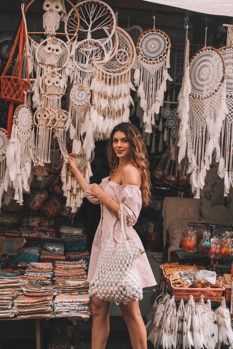 Exploring the Ubud Market in Bali , Indonesia. Wearing pink chichi london dress . I saw it first bag . Bali Photo Poses, Ubud Market Bali, Bali Dresses Outfits, Goa Beach Outfits, Bali Poses, Bali Ootd, Bali Photoshoot, Ubud Market, Bali Outfits