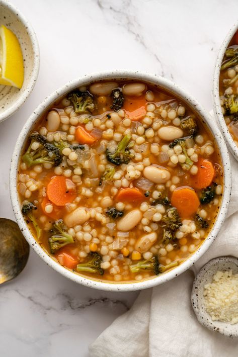 Soup With Carrots And Broccoli, Autumn Vegetarian Soup, Broccoli Couscous Recipes, Cous Cous Soup Recipes, Couscous Soup Vegetarian, Carrot Kale Soup, Carrot And Broccoli Soup, Healthy Fall Recipes Vegetarian, Couscous Vegan Recipes