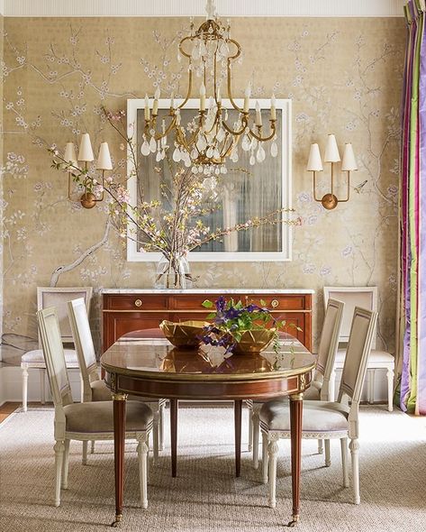 Fine Paints Of Europe, Neutral Dining Room, Suzanne Kasler, Casa Patio, Dining Room Inspiration, Elegant Homes, Dining Room Design, Elle Decor, Room Table