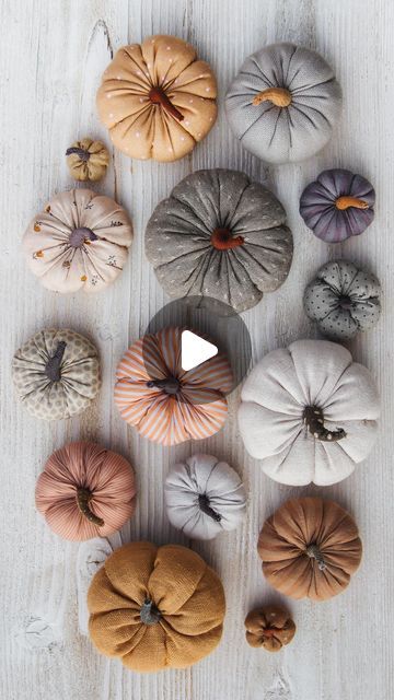 Fall Fabric Pumpkins Diy, Diy Pumpkin Fabric, Craft Pumpkins Diy, Halloween Decorations Sewing, Diy Pumpkins Fabric, Diy Fabric Pumpkins How To Make, Pumpkin Cushion Diy, Pepco Home Ideas, Diy Stuffed Pumpkins