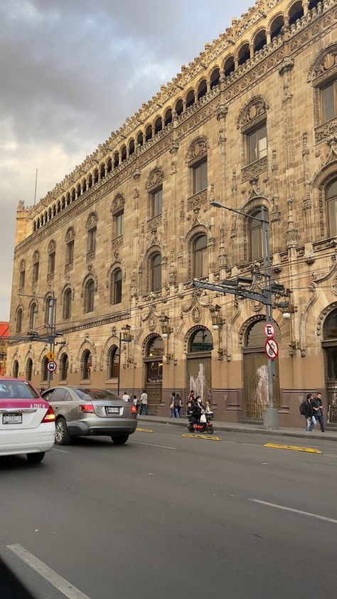 old mexican building Mexican Old Money, Mexico Architecture, City Center, Mexico City, Old Money, Louvre, Street View, Money, Architecture