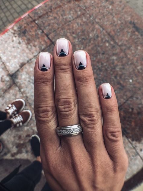 Beachy Nails, Boho Nails, Minimal Nails Art, Mens Nails, Geometric Nail Art, Hippie Nails, Minimal Nails, Geometric Nail, Casual Nails