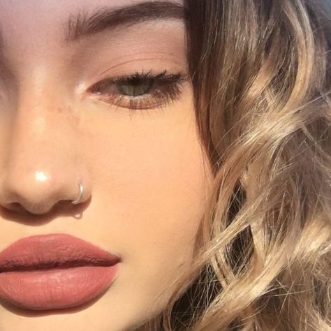 Cailey Nichole, Nose Piercing Ideas, Small Septum Piercing, Stud Aesthetic, Outer Banks Outfits, Nose Piercing Ring, Cute Nose Piercings, Pretty Nose, Nose Piercing Stud