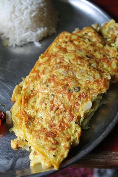 Breakfast Omelets, Masala Omelette, Rasam Rice, Egg Omelette Recipe, Egg Recipes Indian, Egg Biryani, Omlet Recipes, Egg Omelette, Eggs Recipes