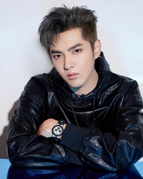 Easy Professional Hairstyles, Exo Icons, Kris Exo, Tao Exo, Men Fashion Photoshoot, Wu Yi Fan, Mens Photoshoot Poses, Wedding Photography Bride, Man Photography