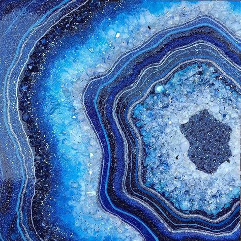 😍💙BLUE GEODE💙😍I’m in love with this one!!💙mixed media on 12”x 12” wood panel💙DM to purchase💙 . . . . #bluegeode #blueagate… Geode Rocks Crystals, Geode Photography, Geode Aesthetic, Geode Wallpaper, Geode Pattern, Geode Crystals, Blue Rocks, Wallpaper Bathroom, Watercolor Workshop