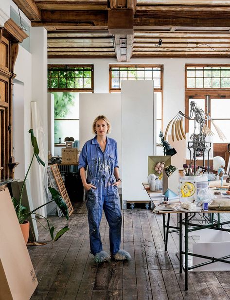 Artist Studio Workspaces, Art Director Aesthetic, Polly Morgan, Garage Art Studio, House In California, Artist Studio Space, Maker Studio, Artist Workspace, Painters Studio