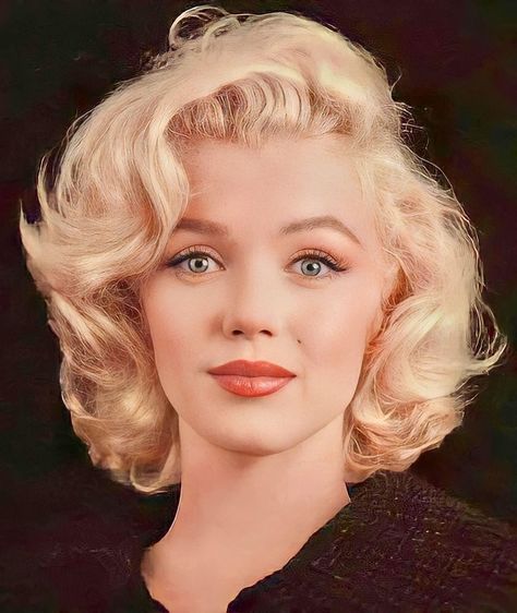 A sweet portrait of star #marilynmonroe by photographer #miltonhgreene 🌼🌞🌼 #photography #fotografia #photographer #beauty #creative… | Instagram Marilyn Monroe Hair, Marilyn Monroe Photography, Marilyn Monroe Artwork, Marilyn Monroe Portrait, Hollywood Beauty, Marilyn Monroe Quotes, Marilyn Monroe Art, Marilyn Monroe Photos, Norma Jeane