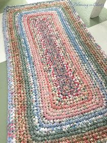 Rag Rug Diy, Homemade Rugs, Rag Rug Tutorial, Braided Rug Diy, Pineapple Quilt, Crochet Rag Rug, Braided Rag Rugs, Rug Tutorial, Crochet Rug Patterns