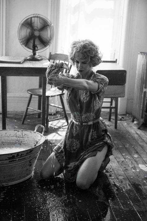 - Slideshow - Nicole Kidman - Interview Magazine Fabien Baron, A Streetcar Named Desire, Photo Star, Interview Magazine, Women Scientists, Interview Style, Retro Looks, Lingerie Photoshoot, Retro Housewife