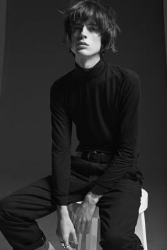 Niall Underwood Slouched Over Pose, Slouch Pose, Slouched Pose, Niall Underwood, Slouching Pose, Men Fashion Summer, Model Test, Body Poses, Male Portrait