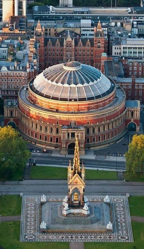 Royal Albert Hall and Memorial, London | PicadoTur - Consultoria em Viagens | Agencia de viagem | picadotur@gmail.com | (13) 98153-4577 | Temos whatsapp, facebook, skype, twiter.. e mais! Siga nos| England Pictures, Travel London, England London, Houses Of Parliament, Voyage Europe, Royal Albert Hall, England And Scotland, London Town, Morning Sun