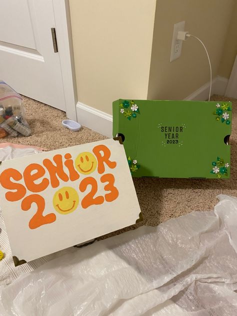 Senior Sweatshirts Ideas Hobby Lobby, Senior Boxes High Schools, Senior Wooden Boxes, Decorated Memory Boxes, Senior 2024 Box Ideas, High School Shoe Box Memories, Senior Year Memory Box Ideas Diy, Senior Box Inspiration, Memory Box School