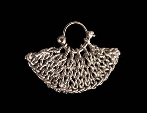 Knitted Jewelry, Crochet Silver, Silver Engraved Bracelet, Wire Knitting, Silver Casting, Jewellery Wire, Knit Jewelry, Cleaning Silver Jewelry, Crochet Jewellery