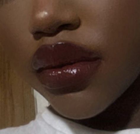 Dark Lip Black Women, Dark Red On Black Women, Red Lip Gloss Black Women, Babydoll Lips Makeup, Brown Lipgloss For Black Women, Dark Red Lipstick Makeup Black Women, Dark Upper Lip Makeup, Monolid Aesthetic, Chapped Lips Aesthetic