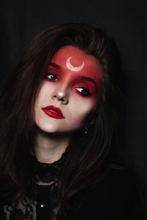 Fire Witch Makeup, Red And Black Witch Makeup, Red Fantasy Makeup, Sucubus Makeup, Face Drawing For Makeup, Red Contacts Makeup, Hecate Makeup, Red Witch Makeup, Red Makeup Halloween