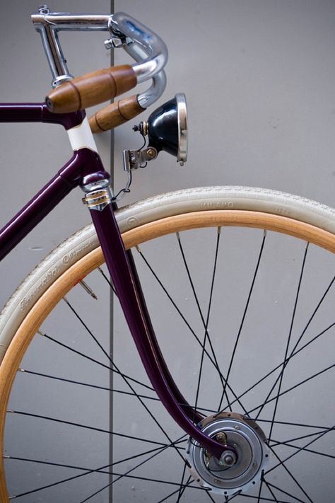 This Restored Italian Bicycle From The 1940's Is Incredible via onreact Vw Minibus, Bici Retro, Bike Details, Velo Vintage, Retro Bicycle, Retro Bike, Urban Bike, Fixie Bike, I Want To Ride My Bicycle