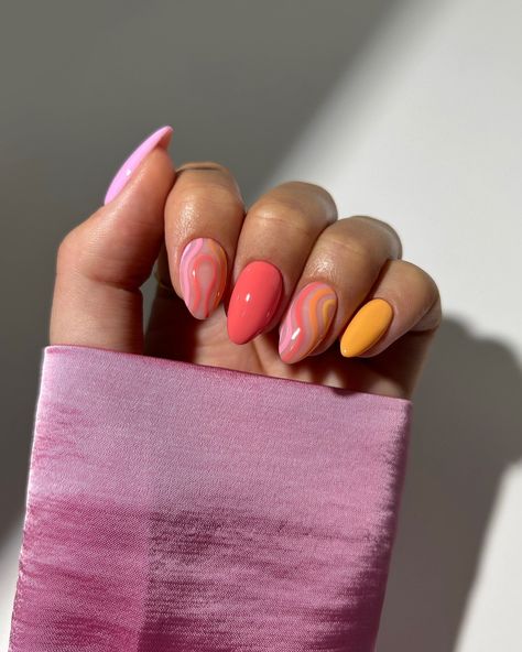 vibrant sunset gradient swirls 💞🍒🦀🫶 nothing too fancy about this look but it’s honestly one of my favourites 🥰 • right ring from @monicavinader - code NAILOLOGISTMV20 • centre ring from @carrie_elizabeth_jewellery #nails #nailinspo #nailart #naildesign #summernails #sunsetnails #gradientnails #prettynails #nailsofinstagram Swirl Nail Art, Sunset Gradient, Sunset Nails, Summery Nails, Gradient Nails, Get Nails, Floral Nails, Dope Nails, Nail Accessories