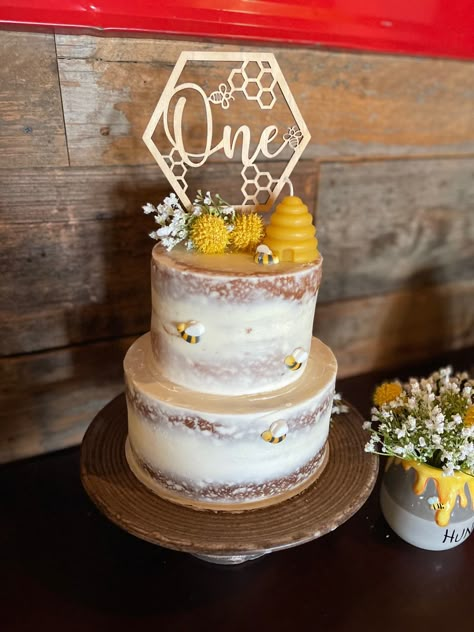 Bee And Sunflower Cake, Honey Bee First Birthday Cake, First Beeday Cake, Bee Theme Birthday Cake, Sweet As Can Bee Cake, First Bee Day Party Cake, Boho Bee Birthday, Bumble Bee Smash Cake, Sweet As Can Bee First Birthday