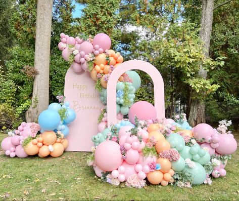 Princess Balloon Garland, Theme Balloon Decoration, Easter Balloons, Balloons And Flowers, Garden Princess, Floral Archway, Garden Party Theme, Bridal Shower Balloons, Bloom Baby