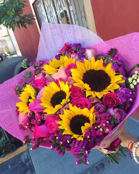 Sunflowers And Roses, Luxury Flower Bouquets, Yellow Bouquets, Sunflower Bouquet, Prettiest Bouquet, Purple Bouquet, Boquette Flowers, Sunflower Bouquets, Fuschia Pink