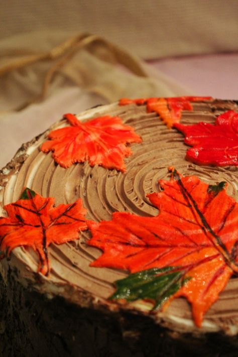 Maple Leaf Cake, Tree Bark Cake, Bark Cake, Autumn Cakes, Fall Leaf Cake, Maple Leaf Tree, Leaf Cake, Maple Leaf Design, Fall Cakes