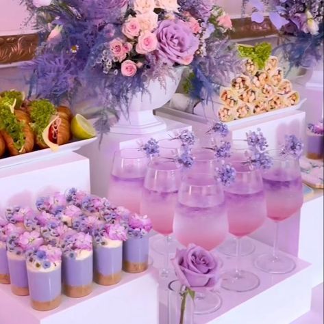 Tangled Themed Sweet 16, Butterfly Brunch, Deco Violet, Bridgerton Ball, Bridgerton Party, Lavender Theme, 16 Outfits, Lila Party, Sweet 16 Outfits