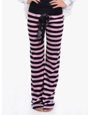 Cute Pajamas For Women, Slacks Outfit, Pyjama Pants, Cute Pjs, Pajamas For Women, Wideleg Pants, Sleep Wear, Night Night, Cute Pajamas