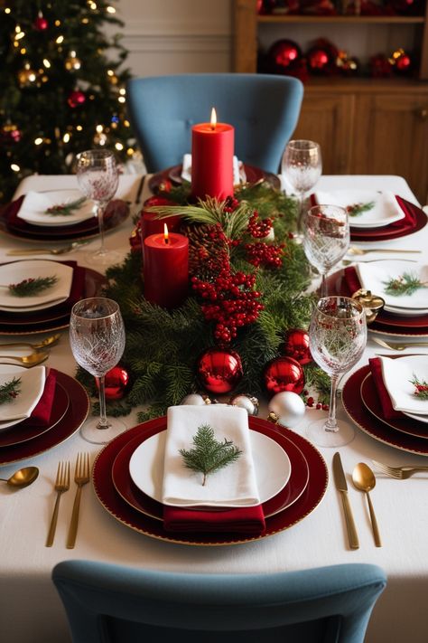 10 Christmas Table Settings Ideas » Mattress Vela Table Decor For Christmas Dinner, Christmas Table Decorations Party, Red And Green Christmas Tablescape, Christmas Dinner Setting Ideas, Christmas Table Settings Red Plates, Themed Christmas Table Ideas, Christmas Circle Table Decorations, Christmas Table Red And Green, Christmas Dinner Table Set Up