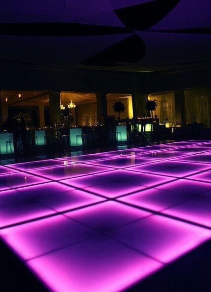 Disco Floor, Nightclub Design, Dance Floor Wedding, Led Dance, Dance Floors, Disco Dance, Lounge Design, Neon Party, Club Design