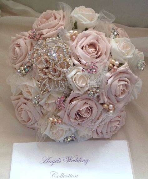 Rose Gold Flower Bouquet Quince, Quincera Bouquet, Rose Gold Quince Bouquet, Pink Quince Suprise Outfit, Pink Ramos Quince, Pink Quince Dress With Flowers, Pink Quince Bouquet, Ramos For Quinceanera, Flowers For Quinceanera