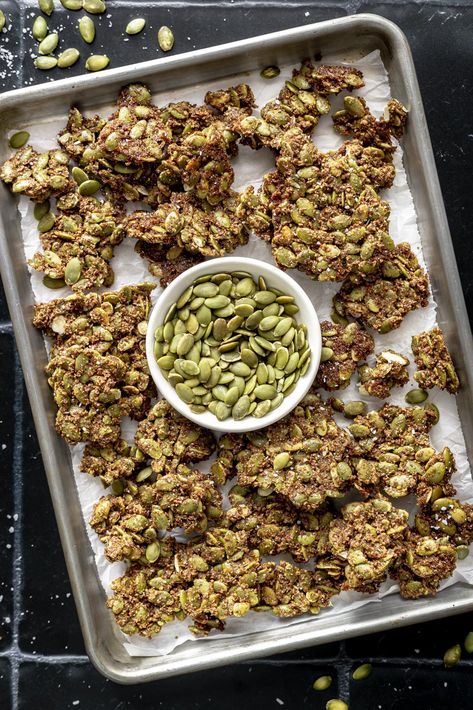 This vegan pepita brittle is sweet and crunchy - a perfect snack or topping for ice cream. Bonus: it's made from seeds that can help balance your hormones. Recipes With Pepitas, Hormone Healthy Snacks, Pepitas Recipes, Hormone Recipes, Nourishing Snacks, Luteal Phase, Seed Cycling, Seed Recipes, Plant Based Recipes Dinner