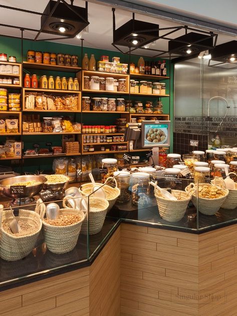 CANSALADERÍA CHARCUTERÍA FOSALVA de SINGULAR SHOP #BARCELONA #SANTJUST #SINGULARSHOP #VITRINA #CHARCUTERIA #CARNICERIA #LOCALCOMERCIAL #MERCADO #DISEÑOCOMERCIAL #DISEÑO #INTERIORISMO #INTERIORISTAS #COMERCIO #ALIMENTACIÓN Retail Store Design, Retail Store, Store Design, Barcelona, Chef, Restaurant, Design