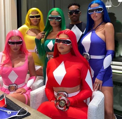 Power Rangers Halloween Costume, Girl Group Halloween Costumes, Costume Carnaval, Best Celebrity Halloween Costumes, Cute Group Halloween Costumes, Hot Halloween, Trio Halloween Costumes, Hot Halloween Outfits, Cute Couple Halloween Costumes