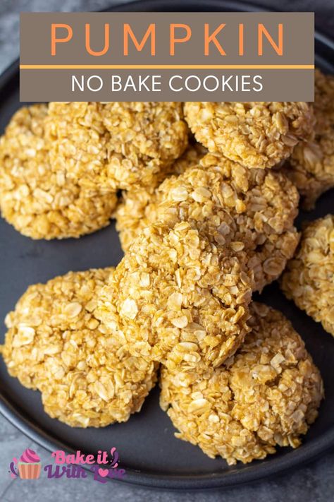 These no-bake pumpkin cookies are a sweet and tasty fall-time treat that require absolutely no time in the oven! Simply heat your mixture on the stove for a couple of minutes and then press them into cookies! They are so easy to make that you'll be making them over and over again all season long! BakeItWithLove.com #bakeitwithlove #nobake #pumpkin #cookies #fall #dessert Pumpkin No Bake, Pumpkin No Bake Cookies, Oatmeal No Bake Cookies, Baked Pumpkin Oatmeal, Cookies Fall, Easy No Bake Cookies, Pumpkin Oatmeal Cookies, Bake Pumpkin, Seed Recipes