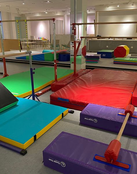 Garage Gymnastics Gym, Indoor Gymnastics Room, Home Gymnastics Room, Gymnastics Room Ideas, Gymnastics Classes For Kids, Gym Layouts, Home Gymnastics, Alternative School, Toddler Gymnastics