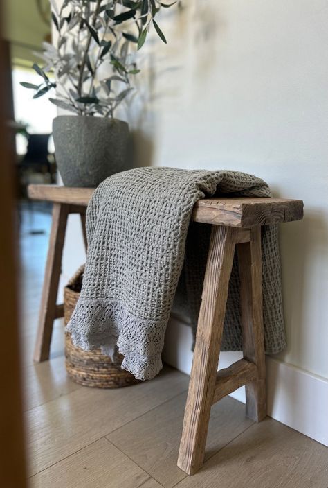 Hallway Styling, Rustic Charm Decor, Small Wooden Bench, Cottage Entryway, Comfy Cozy Home, Decorative Bench, Bench Sofa, Antique Bench, Rustic Vintage Decor