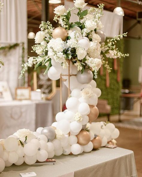 Balloons Galore, Balloons Decor, Ballon Party, Wedding Balloon Decorations, Quinceanera Ideas, Green Baby Shower, Round Balloons, Metallic Balloons, Safari Theme