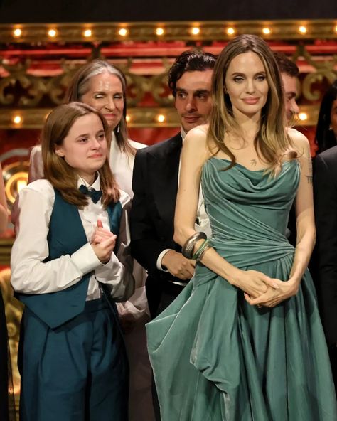 Angelina Jolie Father, Knox Jolie Pitt, Kara Young, Jeremy Strong, Brad And Angelina, Jon Voight, Tony Award, Jolie Pitt, Sarah Paulson