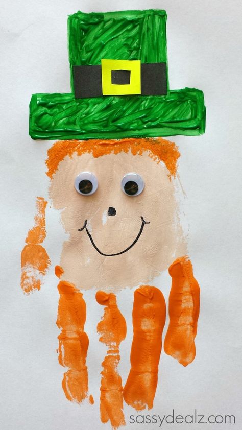 Leprechaun Craft, Fete Saint Patrick, March Crafts, St Patricks Crafts, St. Patrick's Day Crafts, St Patricks Day Crafts For Kids, Handprint Craft, St Patrick's Day Crafts, Handprint Crafts