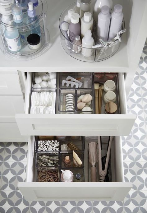 Dekorere Bad, Diy Bathroom Storage Ideas, Koti Diy, Diy Rangement, Bathroom Drawers, House Organisation, Diy Bathroom Storage, Bad Inspiration, The Home Edit