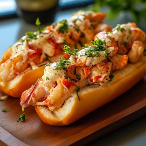 Lobster Roll Recipe: How to Make the Perfect Lobster Roll at Home Lobster Sandwich Ideas, Lobster Roll Aesthetic, Lobster Wellington, Sandwich Platter Ideas, Lobster Rolls Recipe, How To Make Lobster, Lobster Roll Recipe, Bun Making, Lobster Roll Recipes