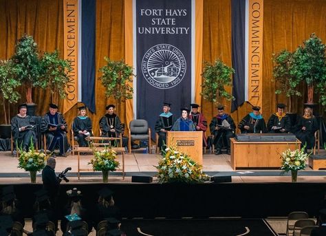 Love the long banner, podium, and diploma table. Graduation Party Backdrops, Simple Stage Decorations, Navy Decor, Pinning Ceremony, Graduation Design, Conference Hall, Event Stage, Stage Backdrop, Stage Set